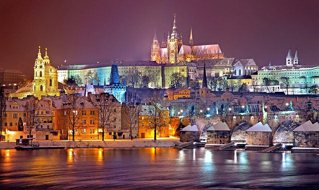 10. ⁤Prague's Vibrant Nightlife: Clubs, Bars, and Live Music Venues